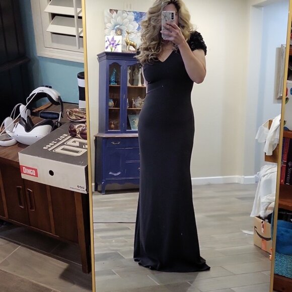 Bagley Mishka Embellished Sequin Beaded Cap Sleeve Gown V Neck V Back Size 8 - Picture 8 of 13